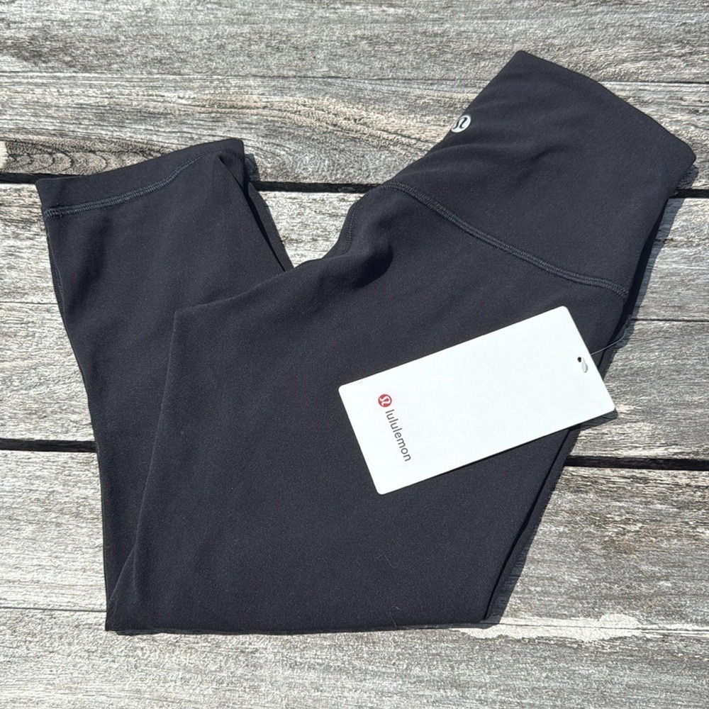 Lululemon Align  High Rise Crop 17" Black size 4 NWT
